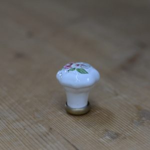 POMELLO OTTAGONALE IN PORCELLANA BIANCA CON DISEGNO DI FIORI