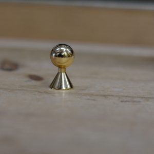 POMELLO SFERICO SU CONO